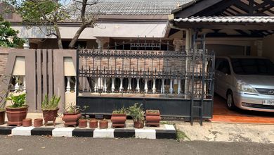 Rumah Elite di Kawasan Kemanggisan, Jakarta Barat, LB 258m², Harga 9,5 Miliar