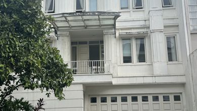 Disewakan Rumah Murah di Gading Serpong, Tangerang, LT 300m²
