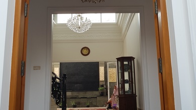 Rumah Mewah di Pondok Kelapa, Jakarta Timur, 6 KT, LT 285m²