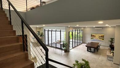 Hunian Elite di Kawasan Gading Serpong The Spring, Tangerang, LB 500m², Harga 16 Miliar