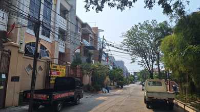 Ruang Usaha Lokasi Paling Strategis di Pluit Furnished