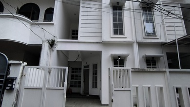 Rumah Minimalis Harga Ekonomis di Tomang, Jakarta Barat, LB 210m²