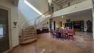 Rumah Elite di Kawasan Kelapa Gading, Jakarta Utara, LB 750m², Harga 21,5 Miliar