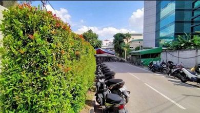 Jual Tanah Area Komplek Tomang Pemandangan Danau dan Taman