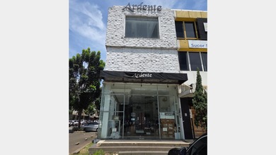 Ruko Hook 3 Lantai Tepi Jalan Raya Ramai di Alam Sutera, Tangerang Selatan