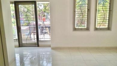 Hunian Elegan di Cikarang Pusat, Bekasi, 4 KT, LT 336m²