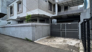 Dijual rumah Eksklusif di Tebet, Jakarta Selatan - LT 197m²