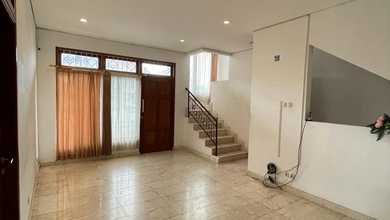 Rumah Elite di Kawasan Kebayoran Baru, Jakarta Selatan, LB 270m², Harga 4,75 Miliar