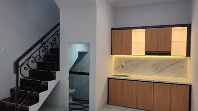 Rumah Dijual di Jagakarsa, Jakarta Selatan, LB 100m², Harga Kompetitif!