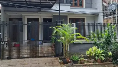 Hunian Elegan di Pondok Indah, Jakarta Selatan, 4 Kamar Tidur, LT 153m²