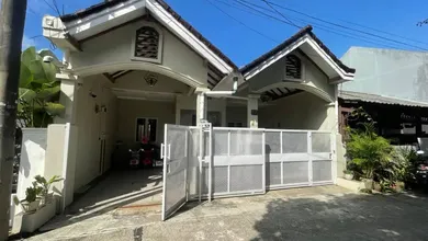 Dijual Rumah Strategis di Kebayoran Lama, Jakarta Selatan - LT 119m²