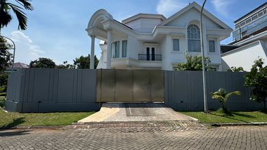 Rumah Elegan di Pantai Indah Kapuk, Jakarta Utara, 5 KT, LT 686m²