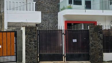 Dijual rumah Eksklusif di Pulomas, Jakarta Timur - LT 240m²