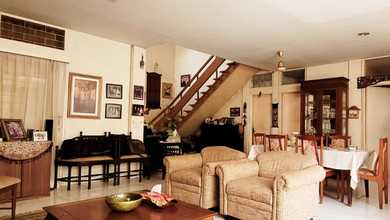 Rumah Elegan di Cempaka Putih, Jakarta Pusat, 6 KT, LT 380m²