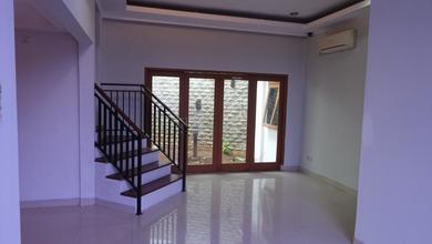 Rumah Mewah di Tebet, Jakarta Selatan, 4 Kamar Tidur, LT 220m²