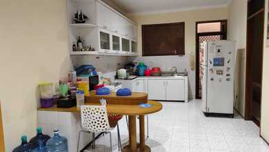 Rumah Dijual di Duri Kepa, Jakarta Barat, LB 210m², Harga Kompetitif!