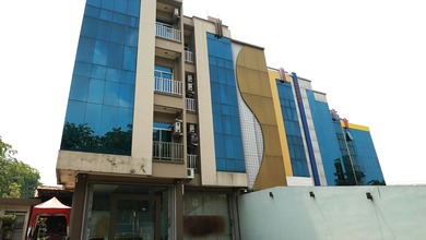 Ruko Perkantoran 4 lantai 284 meter siap huni ramai di jalan raya utama Duren Sawit Jakarta Timur