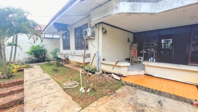 Rumah Elegan di Grogol, Jakarta Barat, 4 Kamar Tidur, LT 738m²