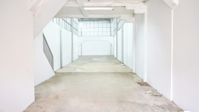 Gudang Siap Pakai Ada Ruang Kantor Jalan Tiang Bendera