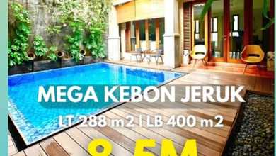Hunian Elegan di Kebon Jeruk, Jakarta Barat, 5 KT, LT 288m²