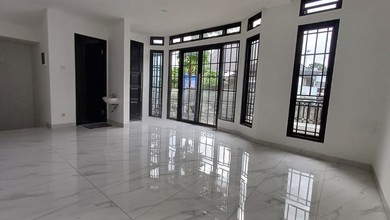 Hunian Mewah di Kawasan Cinere, Depok, LB 228m², Harga 4,3 Miliar
