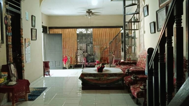 Rumah Prestisius di Kawasan Kemanggisan, Jakarta Barat, LB 300m², Harga 8,5 Miliar
