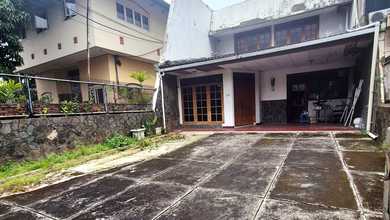 Rumah Area Luxury Tomang, Jakarta Barat - Harga Menarik 3,9 Miliar