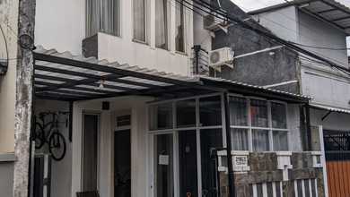 Penawaran Eksklusif, rumah Prestisius di Cilandak, Jakarta Selatan, LB 120m²