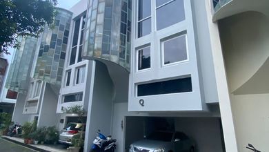 Hunian Mewah di Jati Padang, Jakarta Selatan, 4 Kamar Tidur, LT 99m²