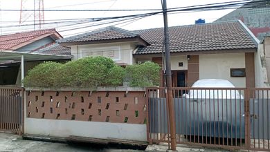 Rumah Elegan di Meruya, Jakarta Barat, 4 KT, LT 195m²