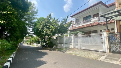 For Sale rumah Mewah di Alfa Indah, Jakarta Barat - LT 240m²