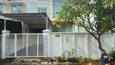 Rumah Area Premium Meruya, Jakarta Barat - Harga Menarik 3,8 Miliar