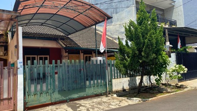 Kesempatan Rumah di Alfa Indah, Jakarta Barat, LB 100m², Harga 2,2 Miliar
