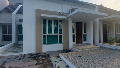 Dikontrakkan Rumah Terjangkau di Suvarna Sutera, Tangerang, LT 136m²