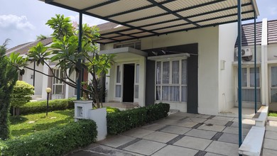 Dikontrakkan Rumah Terjangkau di Suvarna Sutera, Tangerang, LT 136m²