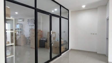 Ruko 3 Lantai Full Renov di Terrace 9 Suvarna Sutera Tangerang 1Ka00015