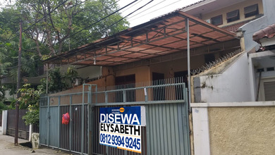 Rumah Sewa Nyaman Lokasi Kelapa Gading, Jakarta Utara, LB 154m²
