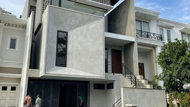 Penawaran Langka, rumah Mewah di Summarecon Serpong, Tangerang, LB 550m²