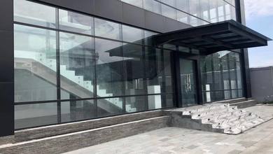 Disewa Cepat Gedung Dengan Lahan Parkir 100mobil Lebih Luas 10.000m2 di Kebayoran Jaksel