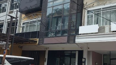 Murah Dan Bagus Ruko 4lt Luas 964m2 Akses 2mobil di Menteng 