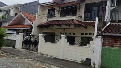 Disewakan Rumah Terjangkau di Tebet, Jakarta Selatan, LT 135m²