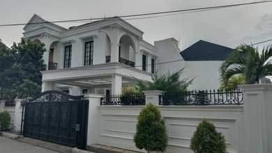 Rumah modern dengan Lahan 650 m2 di Menteng, Jakarta Pusat