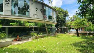 Jual Dibawah NJOP Gedung 3Lt Luas 1670M2 Ada Basement di Kemang