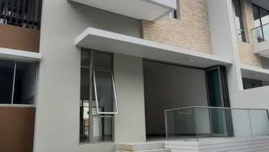 For Sale rumah Mewah di Pantai Indah Kapuk 2, Jakarta Utara - LT 250m²