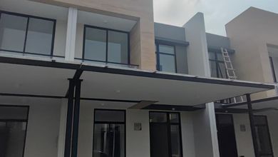 Promo Rumah di Pantai Indah Kapuk 2, Jakarta Utara, LB 120m², Harga 2,4 Miliar
