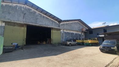 Di ******** Gudang Pantai Indah Dadap