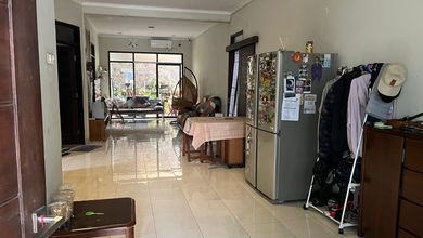 Dijual Rumah Strategis di Villa Melati Mas, Tangerang Selatan - LT 200m²