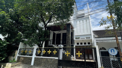Kesempatan Langka, rumah Mewah di Bendungan Hilir, Jakarta Pusat, LB 350m²