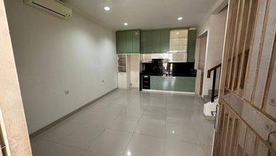 Rumah modern dengan Lahan 77 m2 Daerah Gading Serpong, Tangerang