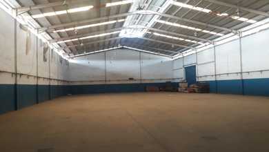 Dijual gudang bagus dan bersih di pinggir jalan raya legok